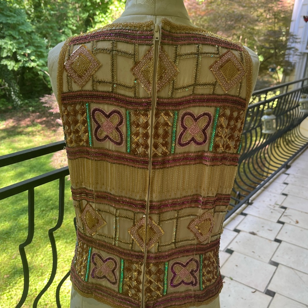 Beaded Geometric Pattern Tank Top - Picture 4 of 5